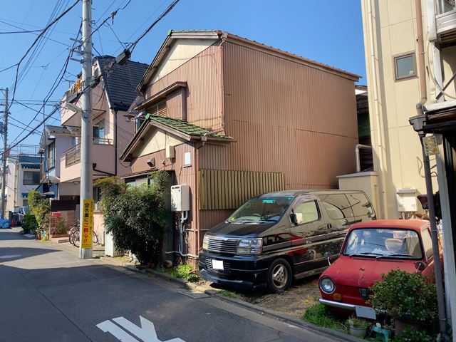 東京都葛飾区東新小岩の木造2階建て家屋解体工事2棟前の様子です。